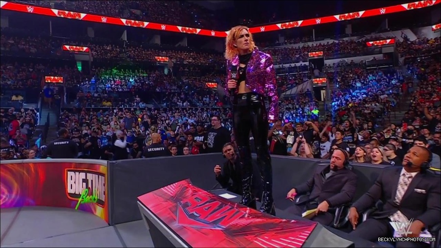 WWE_Monday_Night_RAW_2022_07_11_720p_HDTV_x264-Star_mkv_002182810.jpg