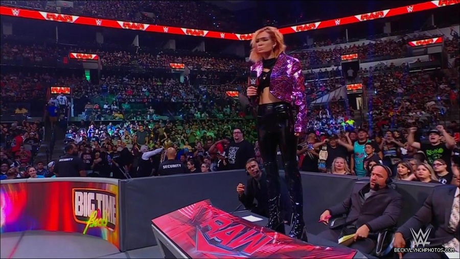 WWE_Monday_Night_RAW_2022_07_11_720p_HDTV_x264-Star_mkv_002184410.jpg