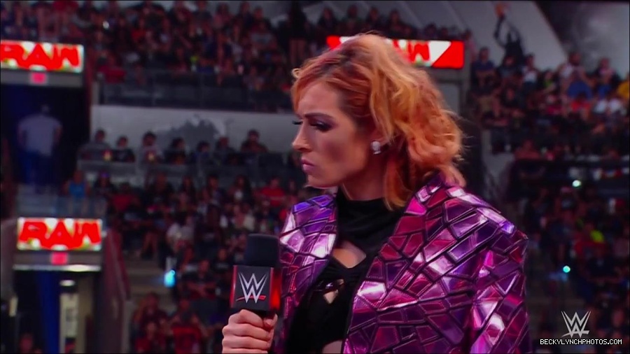 WWE_Monday_Night_RAW_2022_07_11_720p_HDTV_x264-Star_mkv_002185210.jpg