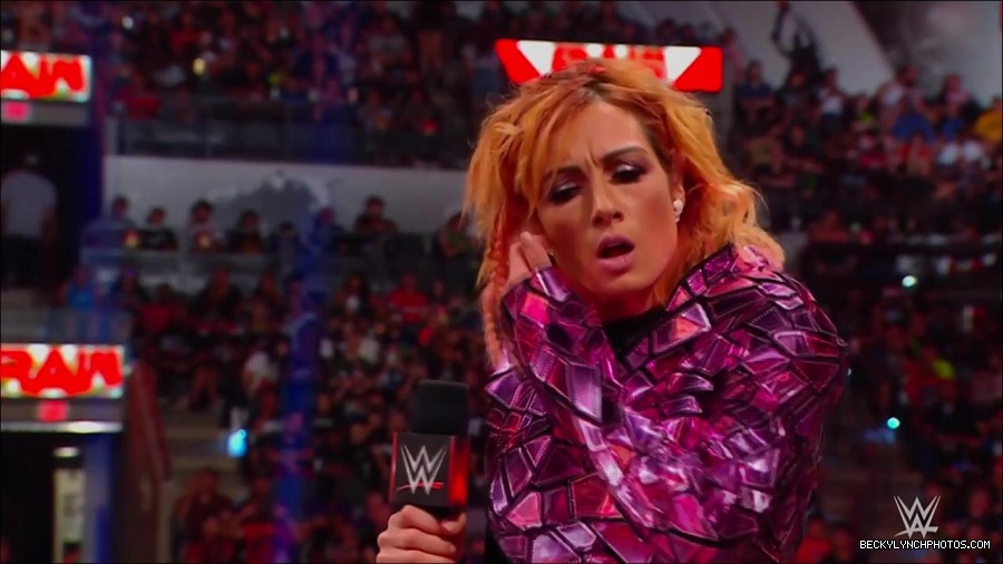 WWE_Monday_Night_RAW_2022_07_11_720p_HDTV_x264-Star_mkv_002186010.jpg