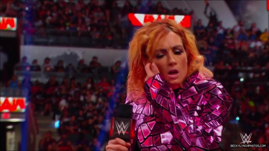 WWE_Monday_Night_RAW_2022_07_11_720p_HDTV_x264-Star_mkv_002186410.jpg