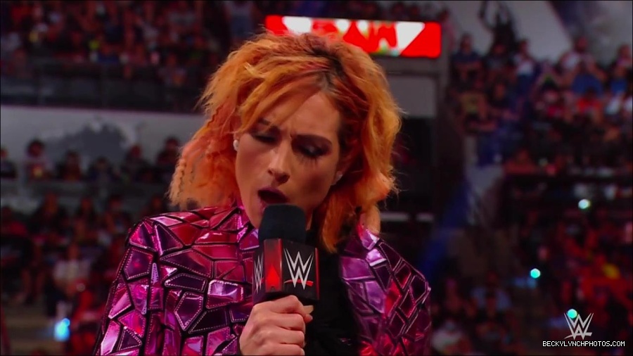 WWE_Monday_Night_RAW_2022_07_11_720p_HDTV_x264-Star_mkv_002189610.jpg
