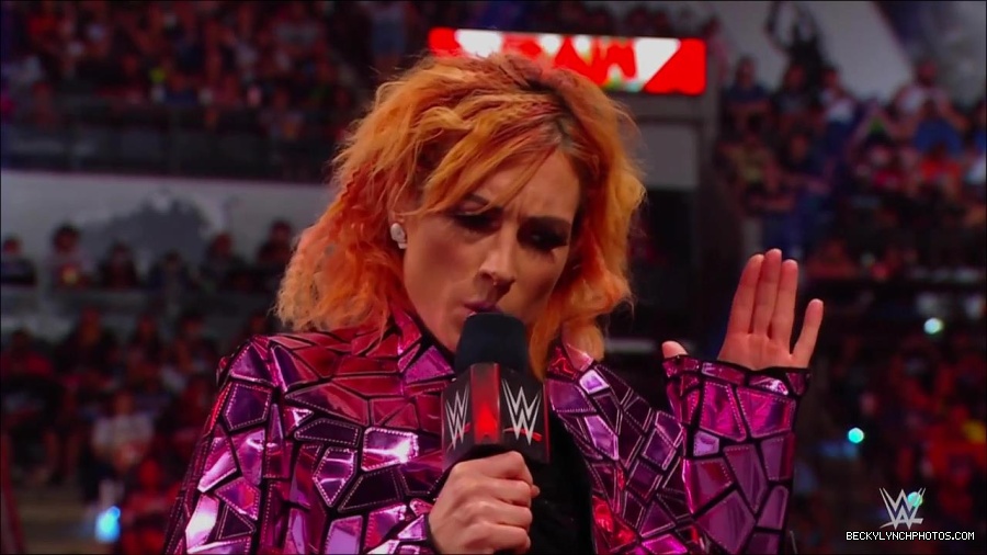 WWE_Monday_Night_RAW_2022_07_11_720p_HDTV_x264-Star_mkv_002190410.jpg