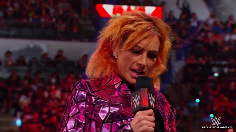 WWE_Monday_Night_RAW_2022_07_11_720p_HDTV_x264-Star_mkv_002191210.jpg