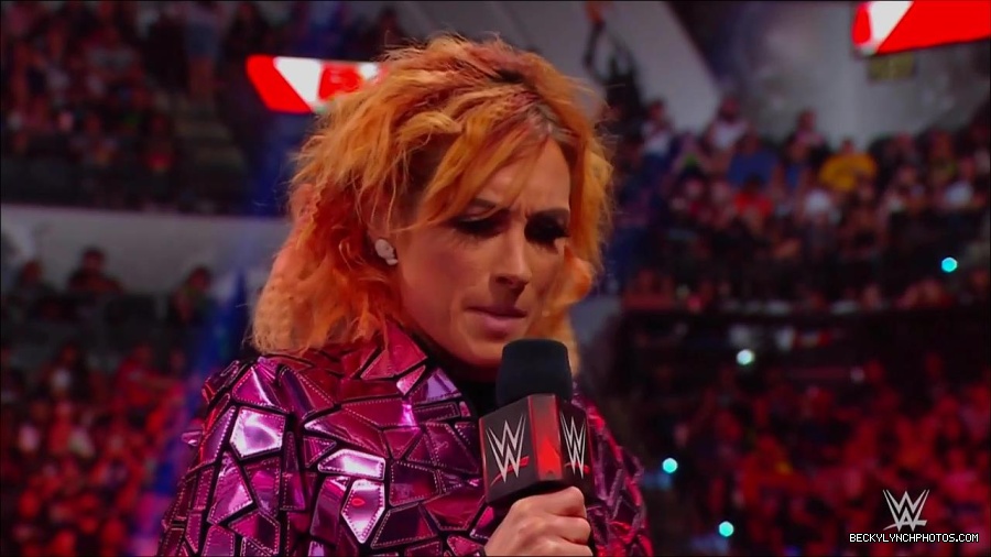 WWE_Monday_Night_RAW_2022_07_11_720p_HDTV_x264-Star_mkv_002192810.jpg