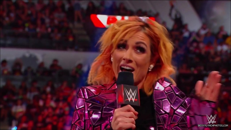 WWE_Monday_Night_RAW_2022_07_11_720p_HDTV_x264-Star_mkv_002196810.jpg