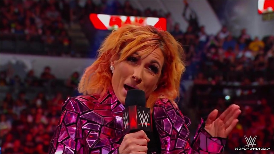 WWE_Monday_Night_RAW_2022_07_11_720p_HDTV_x264-Star_mkv_002198010.jpg