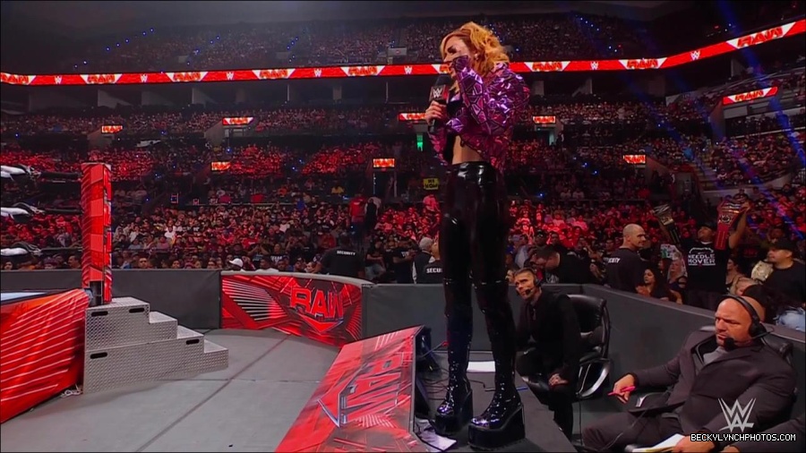 WWE_Monday_Night_RAW_2022_07_11_720p_HDTV_x264-Star_mkv_002201610.jpg