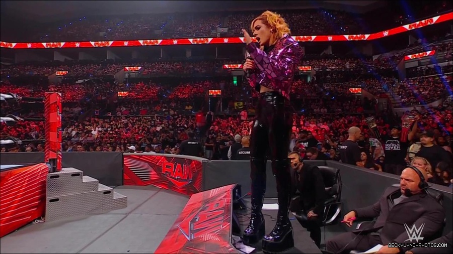 WWE_Monday_Night_RAW_2022_07_11_720p_HDTV_x264-Star_mkv_002202010.jpg