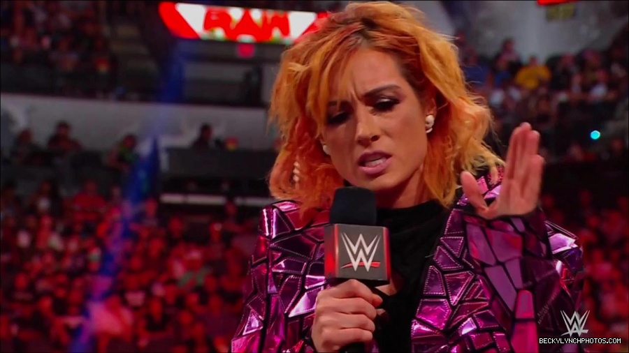 WWE_Monday_Night_RAW_2022_07_11_720p_HDTV_x264-Star_mkv_002202410.jpg