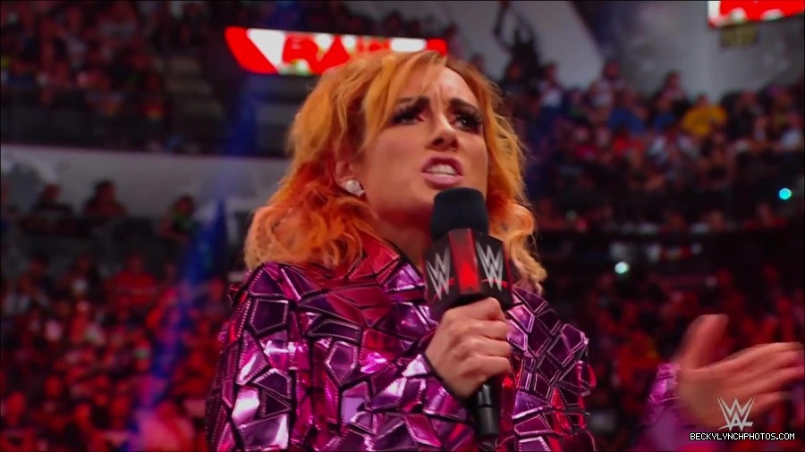 WWE_Monday_Night_RAW_2022_07_11_720p_HDTV_x264-Star_mkv_002205610.jpg