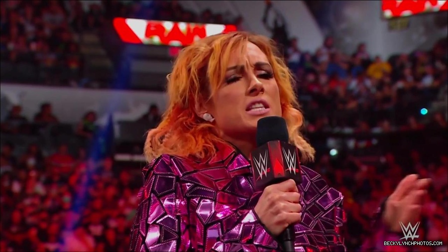 WWE_Monday_Night_RAW_2022_07_11_720p_HDTV_x264-Star_mkv_002206010.jpg