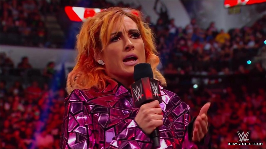 WWE_Monday_Night_RAW_2022_07_11_720p_HDTV_x264-Star_mkv_002206810.jpg