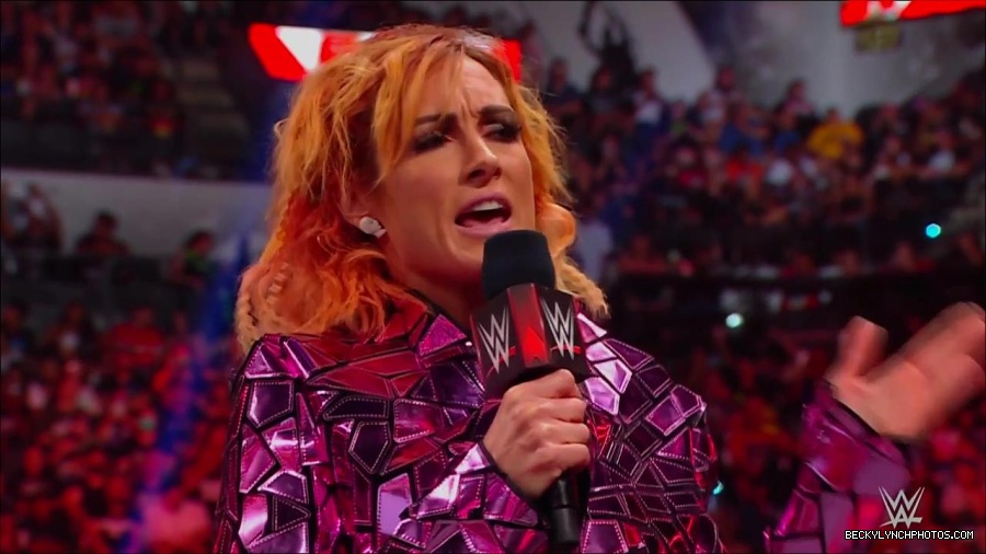 WWE_Monday_Night_RAW_2022_07_11_720p_HDTV_x264-Star_mkv_002207210.jpg