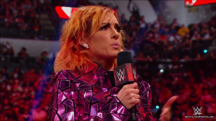WWE_Monday_Night_RAW_2022_07_11_720p_HDTV_x264-Star_mkv_002207610.jpg