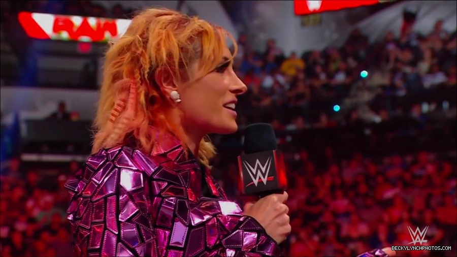 WWE_Monday_Night_RAW_2022_07_11_720p_HDTV_x264-Star_mkv_002210010.jpg