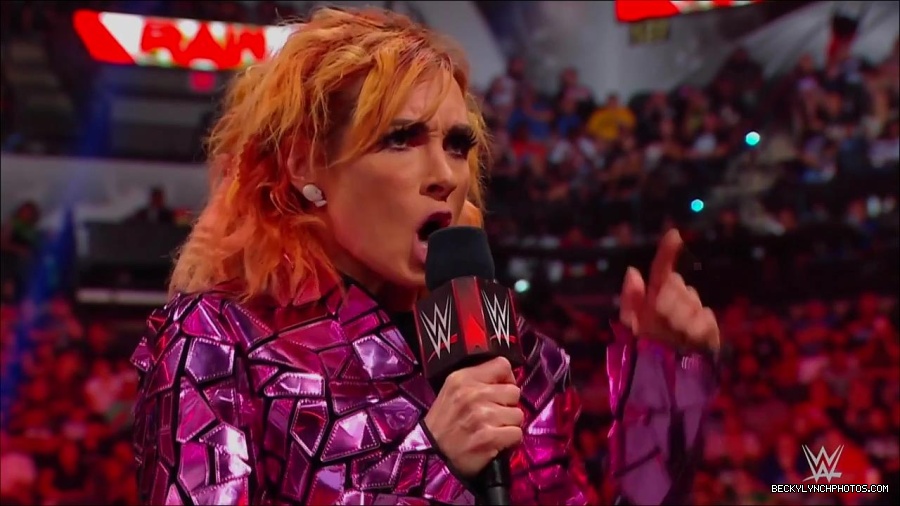 WWE_Monday_Night_RAW_2022_07_11_720p_HDTV_x264-Star_mkv_002212010.jpg