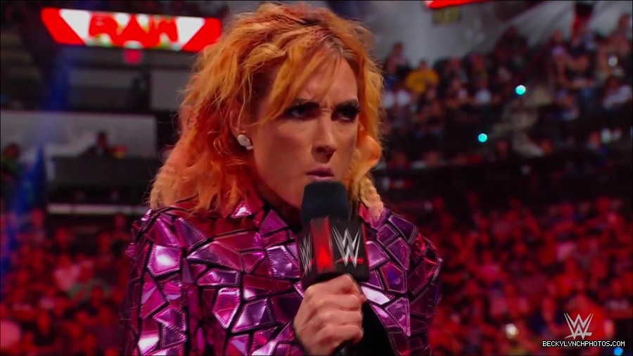 WWE_Monday_Night_RAW_2022_07_11_720p_HDTV_x264-Star_mkv_002215610.jpg