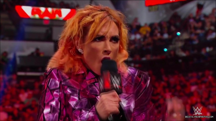WWE_Monday_Night_RAW_2022_07_11_720p_HDTV_x264-Star_mkv_002216010.jpg