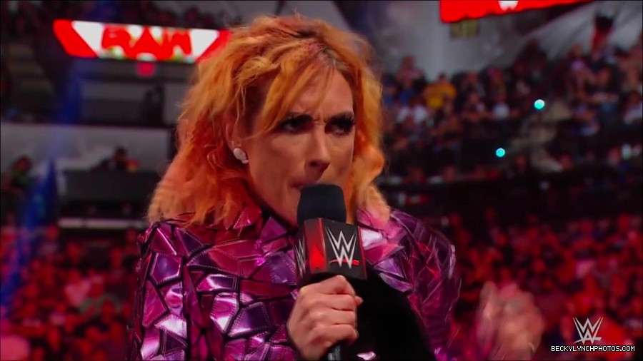 WWE_Monday_Night_RAW_2022_07_11_720p_HDTV_x264-Star_mkv_002216410.jpg
