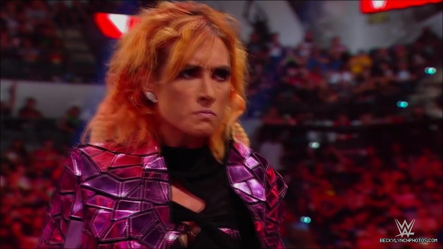 WWE_Monday_Night_RAW_2022_07_11_720p_HDTV_x264-Star_mkv_002217610.jpg
