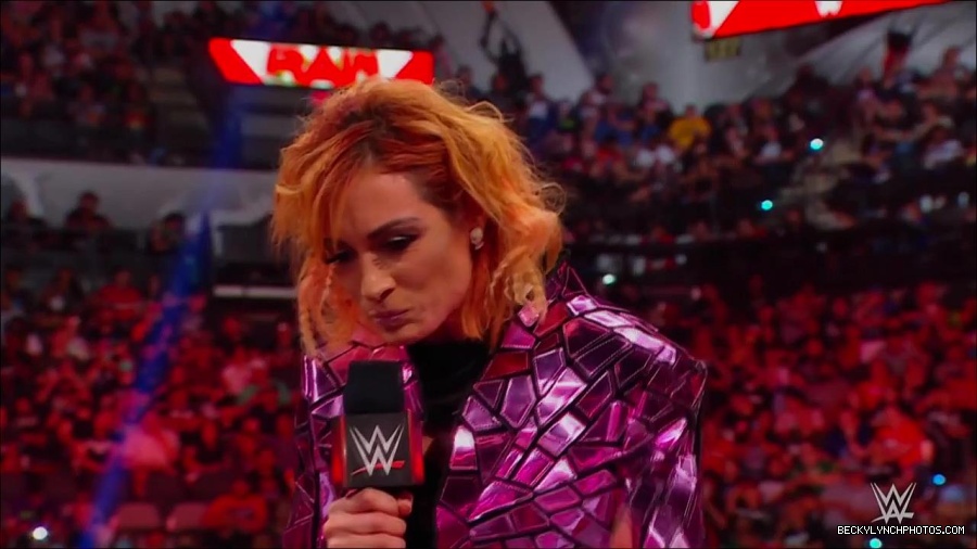 WWE_Monday_Night_RAW_2022_07_11_720p_HDTV_x264-Star_mkv_002222810.jpg