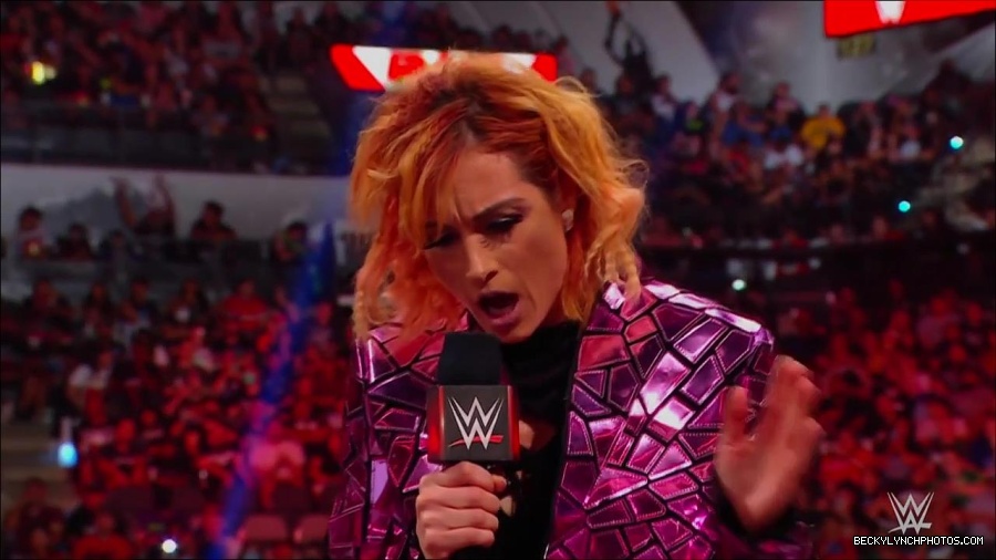 WWE_Monday_Night_RAW_2022_07_11_720p_HDTV_x264-Star_mkv_002224410.jpg