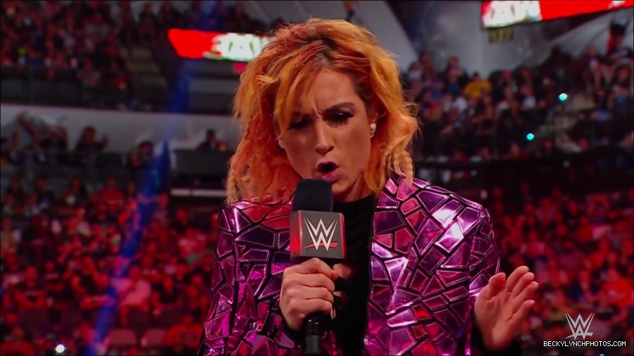 WWE_Monday_Night_RAW_2022_07_11_720p_HDTV_x264-Star_mkv_002228810.jpg
