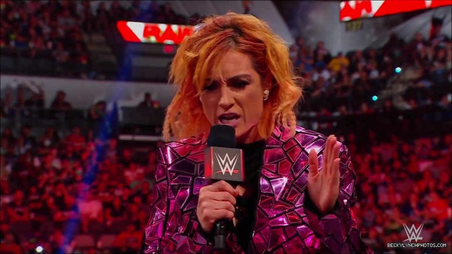 WWE_Monday_Night_RAW_2022_07_11_720p_HDTV_x264-Star_mkv_002229210.jpg