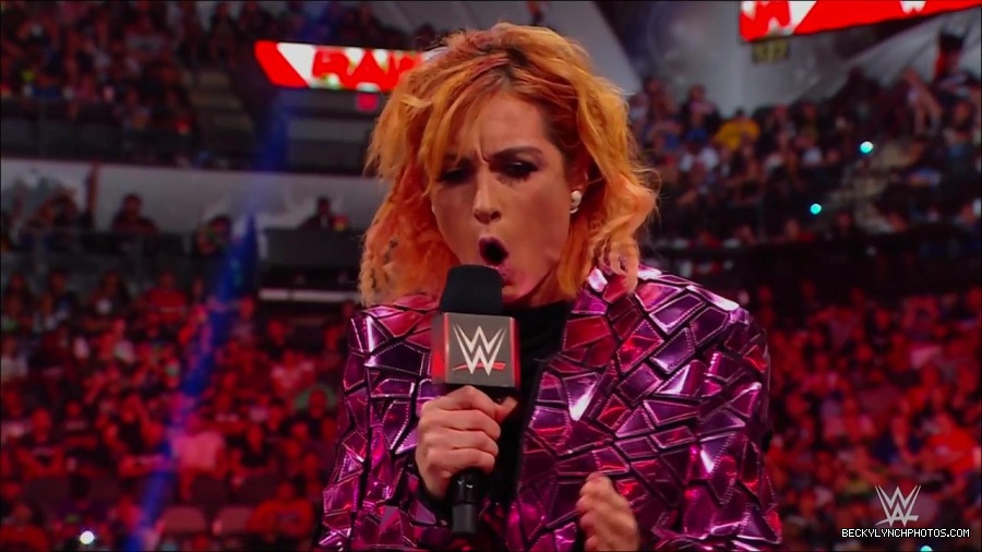 WWE_Monday_Night_RAW_2022_07_11_720p_HDTV_x264-Star_mkv_002229610.jpg