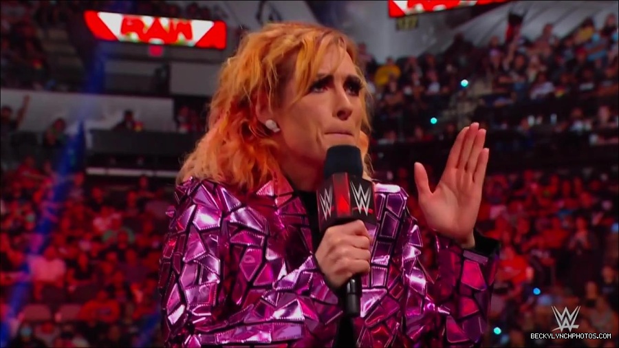 WWE_Monday_Night_RAW_2022_07_11_720p_HDTV_x264-Star_mkv_002235210.jpg