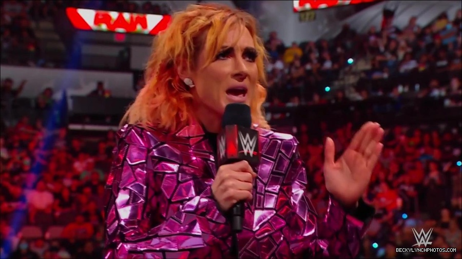 WWE_Monday_Night_RAW_2022_07_11_720p_HDTV_x264-Star_mkv_002235610.jpg