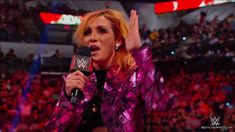 WWE_Monday_Night_RAW_2022_07_11_720p_HDTV_x264-Star_mkv_002238810.jpg