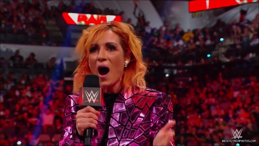 WWE_Monday_Night_RAW_2022_07_11_720p_HDTV_x264-Star_mkv_002239210.jpg