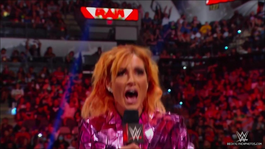 WWE_Monday_Night_RAW_2022_07_11_720p_HDTV_x264-Star_mkv_002240810.jpg