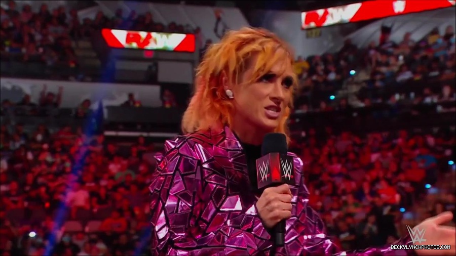 WWE_Monday_Night_RAW_2022_07_11_720p_HDTV_x264-Star_mkv_002243210.jpg
