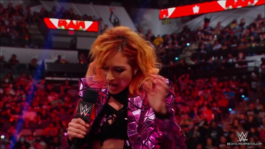 WWE_Monday_Night_RAW_2022_07_11_720p_HDTV_x264-Star_mkv_002244810.jpg