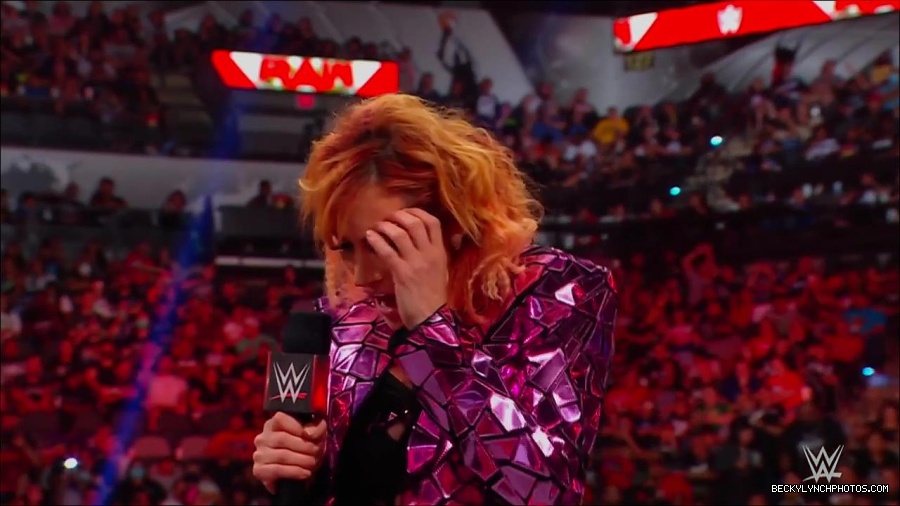WWE_Monday_Night_RAW_2022_07_11_720p_HDTV_x264-Star_mkv_002245210.jpg