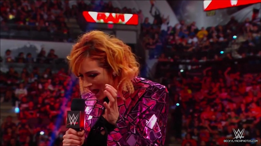 WWE_Monday_Night_RAW_2022_07_11_720p_HDTV_x264-Star_mkv_002245610.jpg