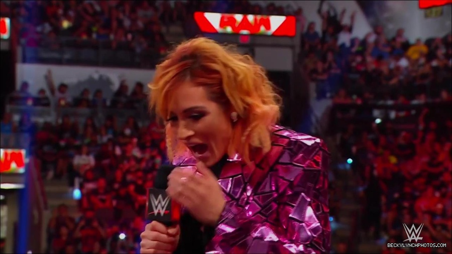 WWE_Monday_Night_RAW_2022_07_11_720p_HDTV_x264-Star_mkv_002246410.jpg