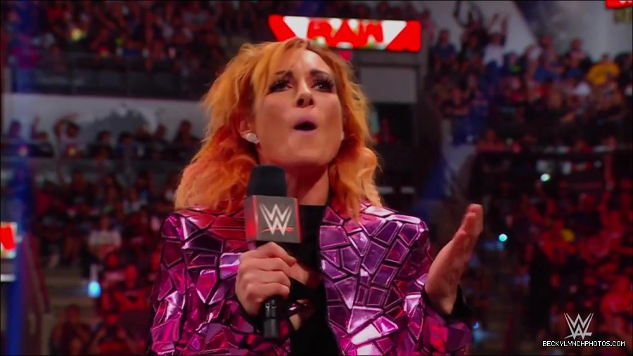 WWE_Monday_Night_RAW_2022_07_11_720p_HDTV_x264-Star_mkv_002247610.jpg