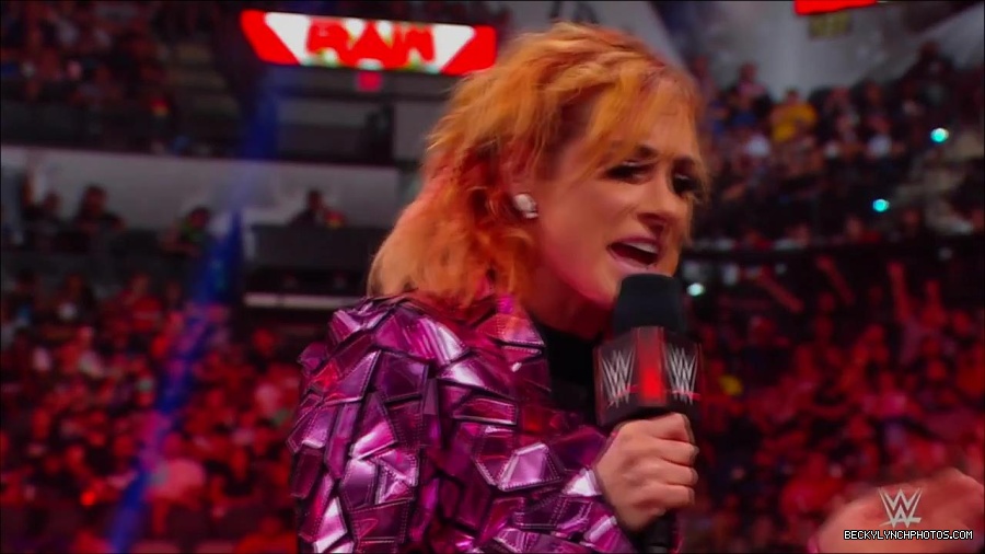 WWE_Monday_Night_RAW_2022_07_11_720p_HDTV_x264-Star_mkv_002249210.jpg