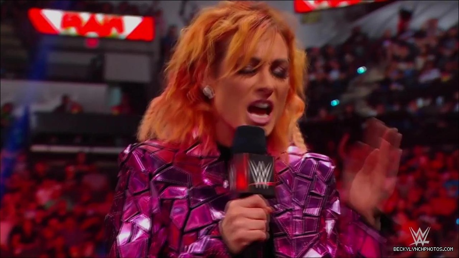 WWE_Monday_Night_RAW_2022_07_11_720p_HDTV_x264-Star_mkv_002250010.jpg