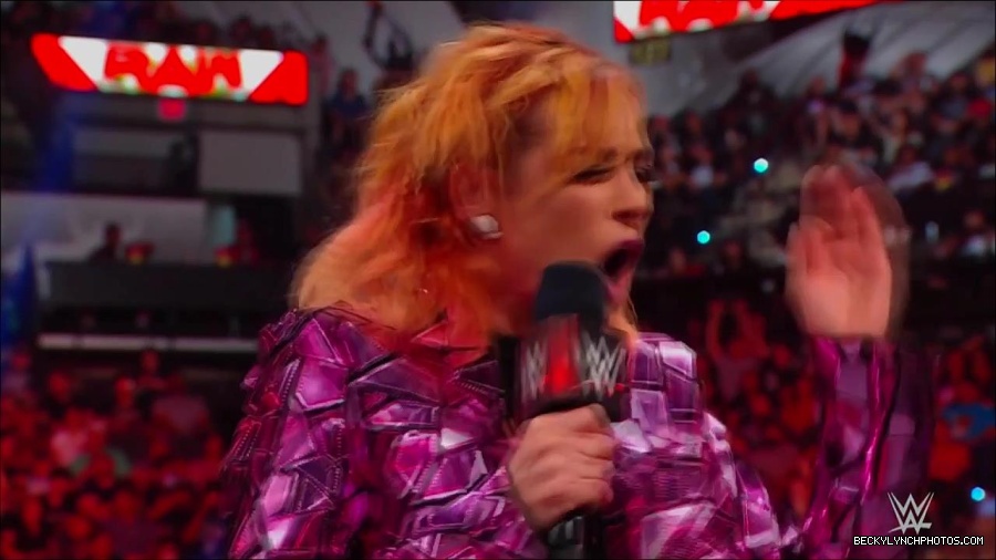 WWE_Monday_Night_RAW_2022_07_11_720p_HDTV_x264-Star_mkv_002250410.jpg