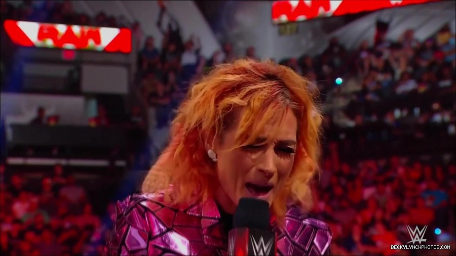 WWE_Monday_Night_RAW_2022_07_11_720p_HDTV_x264-Star_mkv_002250810.jpg