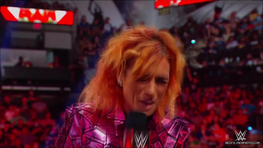 WWE_Monday_Night_RAW_2022_07_11_720p_HDTV_x264-Star_mkv_002251610.jpg