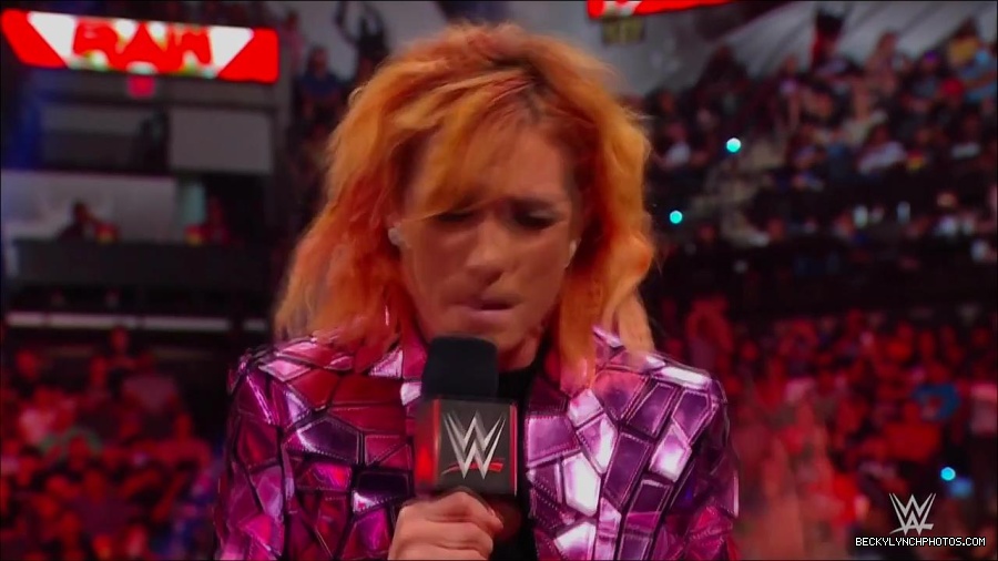 WWE_Monday_Night_RAW_2022_07_11_720p_HDTV_x264-Star_mkv_002252410.jpg