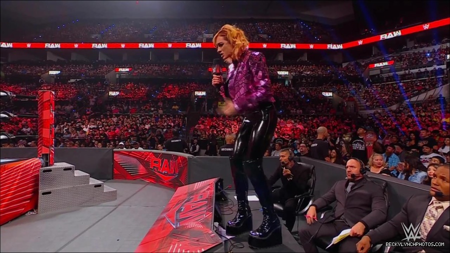 WWE_Monday_Night_RAW_2022_07_11_720p_HDTV_x264-Star_mkv_002253610.jpg