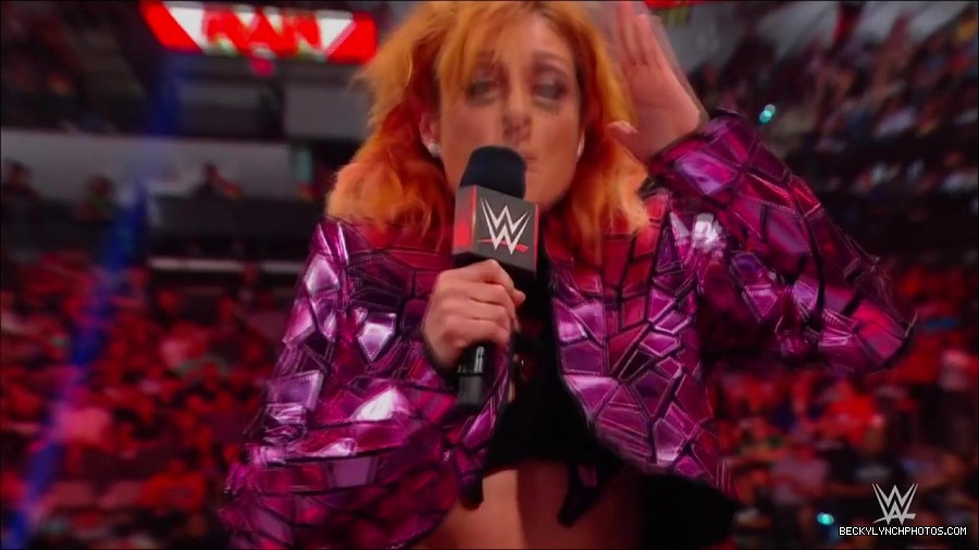 WWE_Monday_Night_RAW_2022_07_11_720p_HDTV_x264-Star_mkv_002254810.jpg