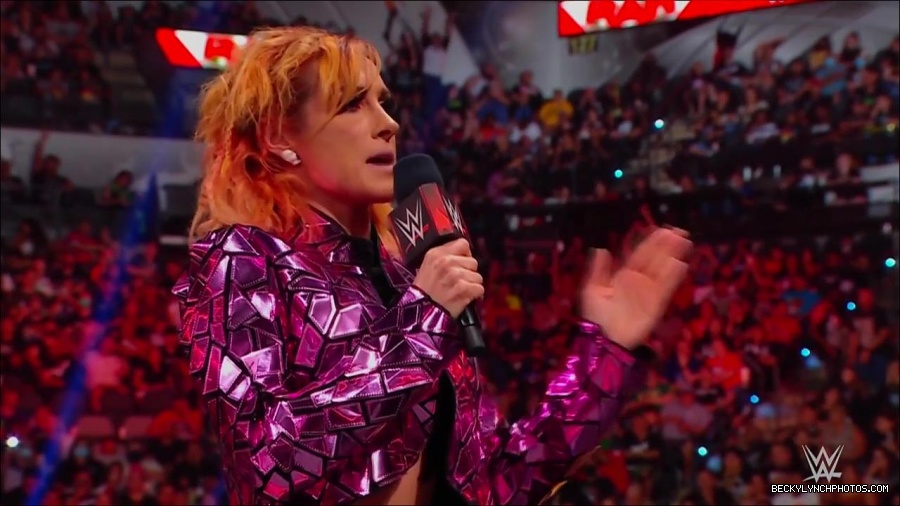 WWE_Monday_Night_RAW_2022_07_11_720p_HDTV_x264-Star_mkv_002257610.jpg